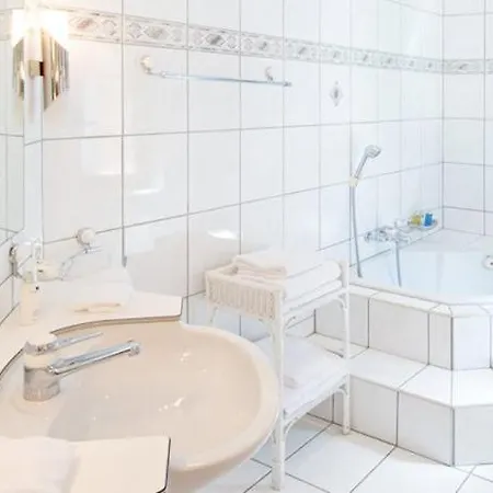 阿尔斯之家公寓 *